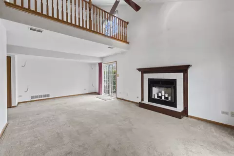 Living - 1464 Root St, Crest Hill, IL 60403 photo 7 of 10