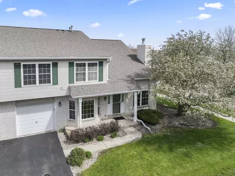 Exterior - 1464 Root St, Crest Hill, IL 60403 photo 3 of 5