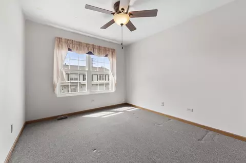 Bedroom - 1464 Root St, Crest Hill, IL 60403 photo 4 of 5