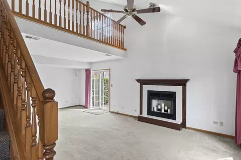 Living - 1464 Root St, Crest Hill, IL 60403 photo 6 of 10