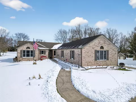 6843 Red Oak Ln, Garden Prairie, IL 61038