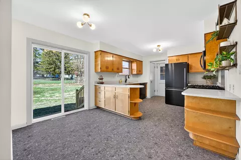 816 W College Ave, Normal, IL 61761 photo 9