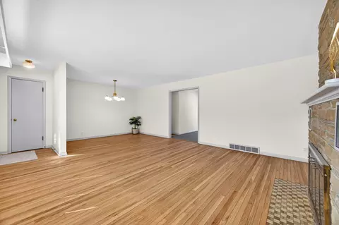 816 W College Ave, Normal, IL 61761 photo 3
