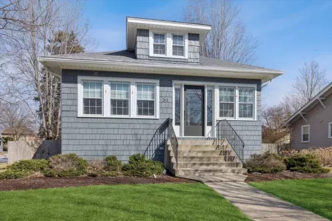 293 N Illinois St, Elmhurst, IL 60126