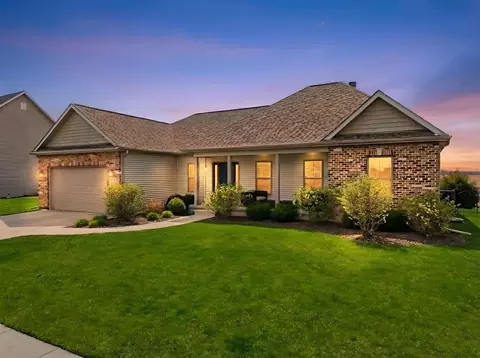 2235 Wickford Ln, Sycamore, IL 60178