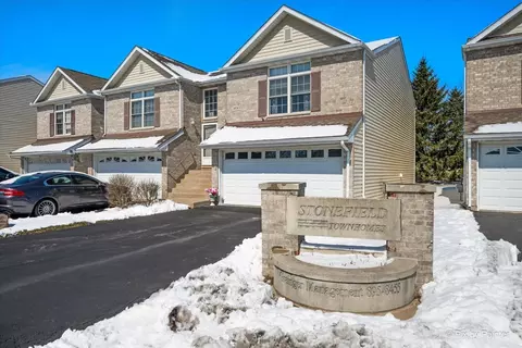 1499 Stonefield Dr, Dekalb, IL 60115