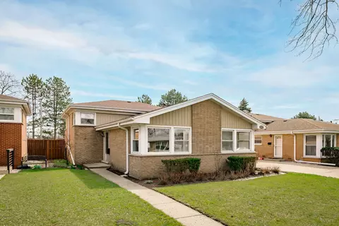 8929 National Ave, Morton Grove, IL 60053