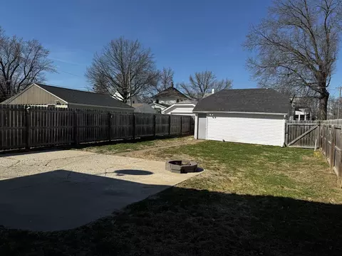 Exterior - 1431 29th Ave, Moline, IL 61265 photo 4 of 4
