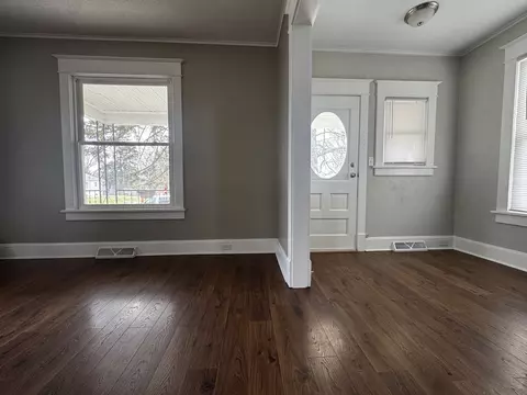 Living - 1431 29th Ave, Moline, IL 61265 photo 4 of 7