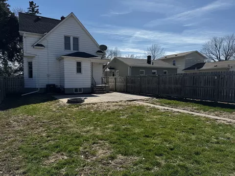 Exterior - 1431 29th Ave, Moline, IL 61265 photo 2 of 4
