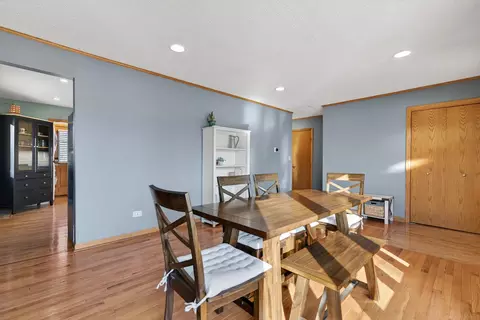 Dining - 2308 Park St, Rolling Meadows, IL 60008 photo 2 of 2