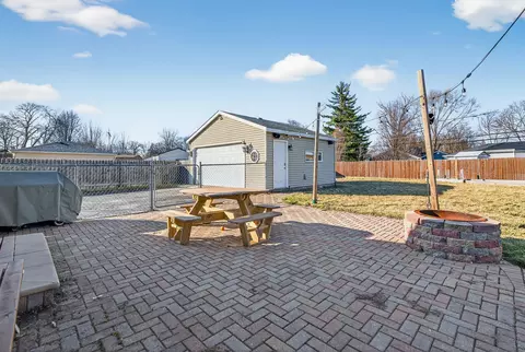 Exterior - 2308 Park St, Rolling Meadows, IL 60008 photo 7 of 8