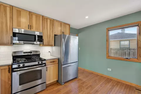 Kitchen - 2308 Park St, Rolling Meadows, IL 60008 photo 4 of 4