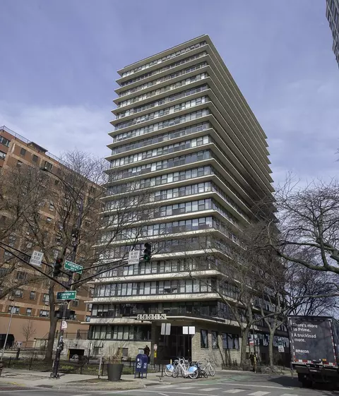 5801 N Sheridan Rd #18C, Chicago, IL 60660