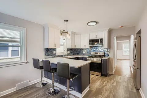Kitchen - 1918 W 108th Pl, Chicago, IL 60643 photo 1 of 2