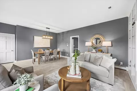 Living - 806 Walnut St, Batavia, IL 60510 photo 3 of 4