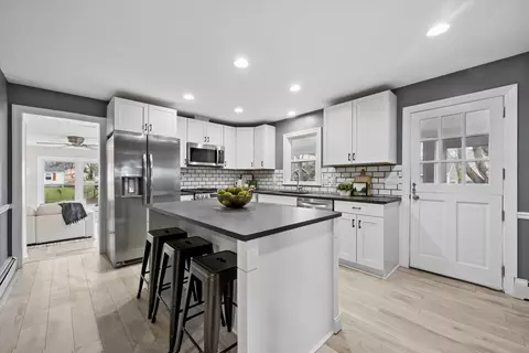 Kitchen - 806 Walnut St, Batavia, IL 60510 photo 1 of 3