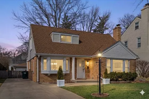 1104 S Lincoln Ave, Park Ridge, IL 60068