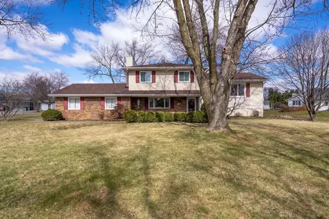 205 Blackhawk Dr, Park View, IA 52748
