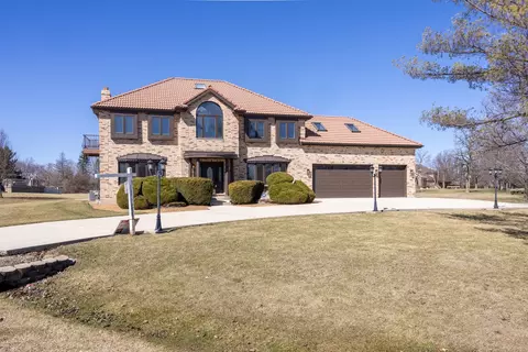 2658 E Royal Ridge Dr, Crete, IL 60417