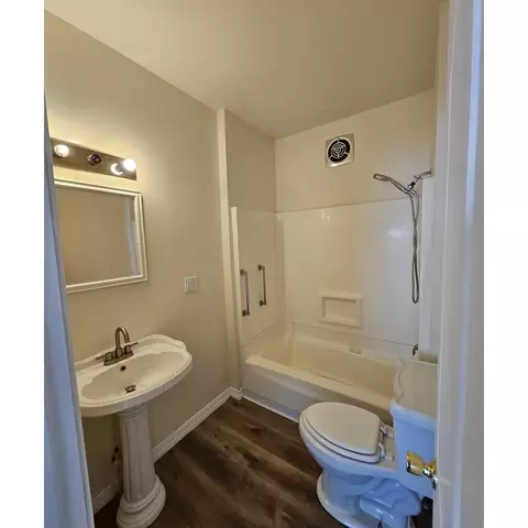 Bath - 409 E 5th St, Rock Falls, IL 61071 photo 1 of 1