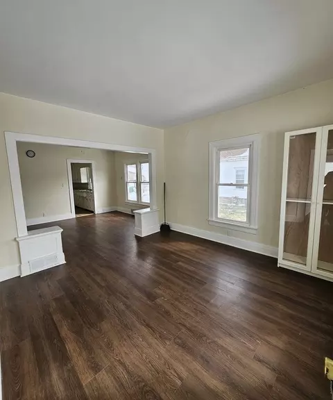 Living - 409 E 5th St, Rock Falls, IL 61071 photo 5 of 6
