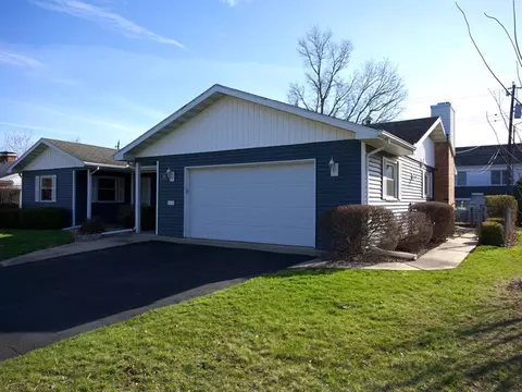 Exterior - 308 Granada Rd, Bloomington, IL 61701 photo 2 of 9