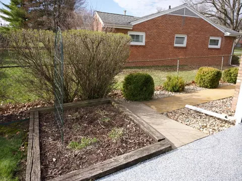 Exterior - 308 Granada Rd, Bloomington, IL 61701 photo 8 of 9