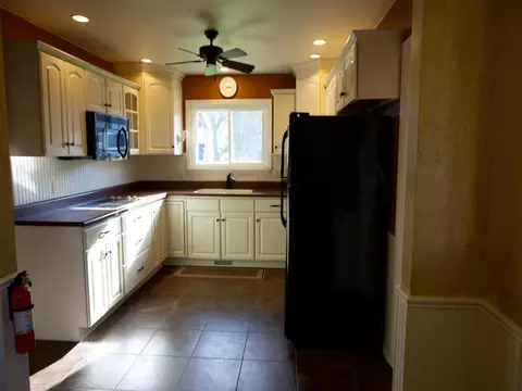 Kitchen - 308 Granada Rd, Bloomington, IL 61701 photo 2 of 5