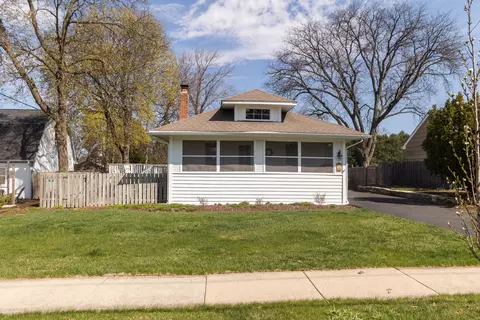 219 W Oak Ave, Wheaton, IL 60187