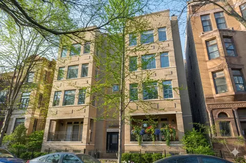 630 W Wellington Ave #1E, Chicago, IL 60657