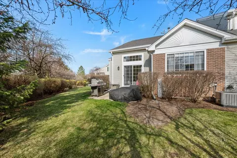 Exterior - 263 Lillian Ct, Geneva, IL 60134 photo 4 of 7