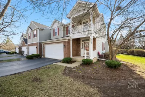 263 Lillian Ct, Geneva, IL 60134