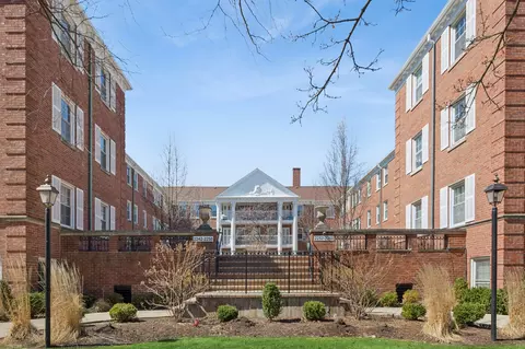 2242 Sherman Ave #G, Evanston, IL 60201