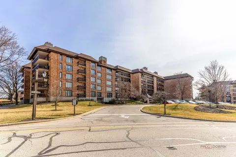 3801 Mission Hills Rd #209, Northbrook, IL 60062