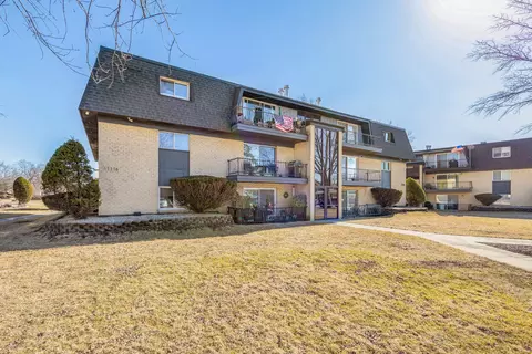 11116 S 84 Ave #2B, Palos Hills, IL 60465