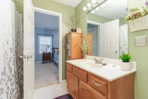 Bath - 2739 Arrowhead Dr, Bloomington, IL 61704 photo 1 of 3