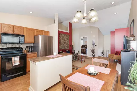 Kitchen - 2739 Arrowhead Dr, Bloomington, IL 61704 photo 2 of 5