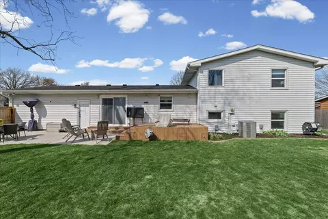Exterior - 2113 Sumac Dr, Champaign, IL 61821 photo 5 of 6