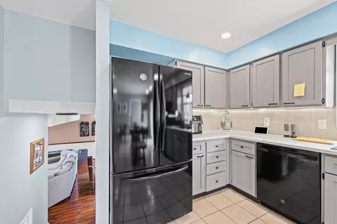 Kitchen - 2113 Sumac Dr, Champaign, IL 61821 photo 3 of 4