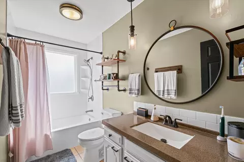 Bath - 2113 Sumac Dr, Champaign, IL 61821 photo 1 of 1