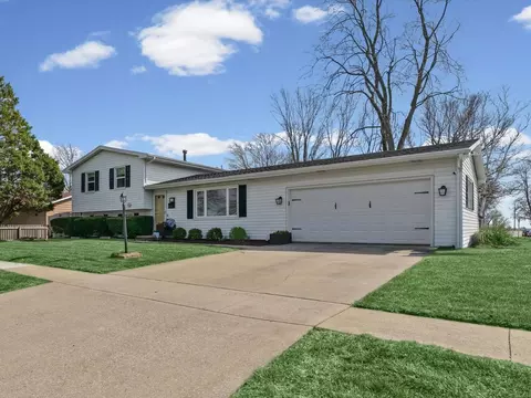 Exterior - 2113 Sumac Dr, Champaign, IL 61821 photo 2 of 6