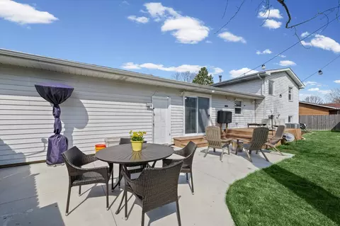 Exterior - 2113 Sumac Dr, Champaign, IL 61821 photo 4 of 6