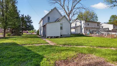 Exterior - 1214 Wall St, Normal, IL 61761 photo 3 of 3