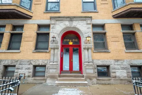 618 W Barry Ave #2, Chicago, IL 60657