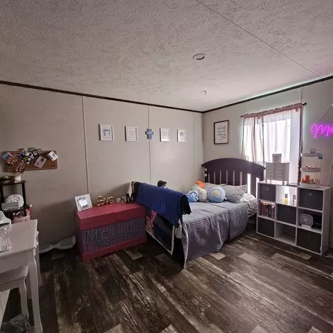 Bedroom - 9196 N Riddle Ln, Ashley, IL 62808 photo 2 of 3