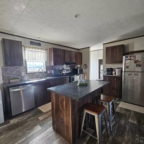 Kitchen - 9196 N Riddle Ln, Ashley, IL 62808 photo 1 of 2