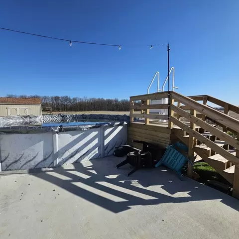 Exterior - 9196 N Riddle Ln, Ashley, IL 62808 photo 9 of 10