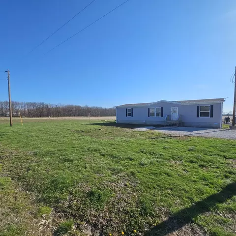 Exterior - 9196 N Riddle Ln, Ashley, IL 62808 photo 8 of 10