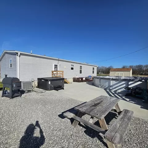Exterior - 9196 N Riddle Ln, Ashley, IL 62808 photo 10 of 10
